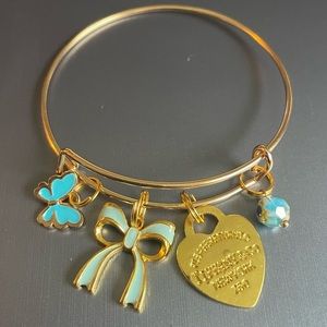 “Breakfast and Bows” 🩵Bangle in Gold-tone